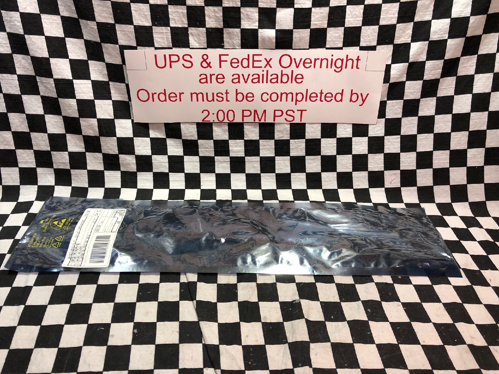 Lot Of 100 Texas TERMINAL POSITIVE VOLTAGE, LMP2011MA/NOPB, LMP2011MA/N0PB,