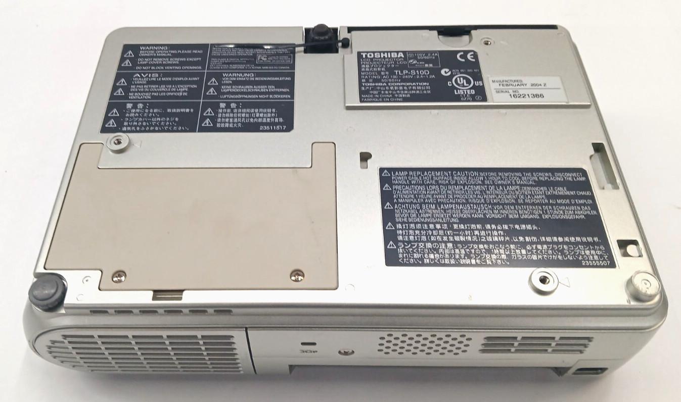 TOSHIBIA TLP-S10 PROJECTOR RESOLUTION 800 X 600 LUMENS 1200 CONTRAST 400:1
