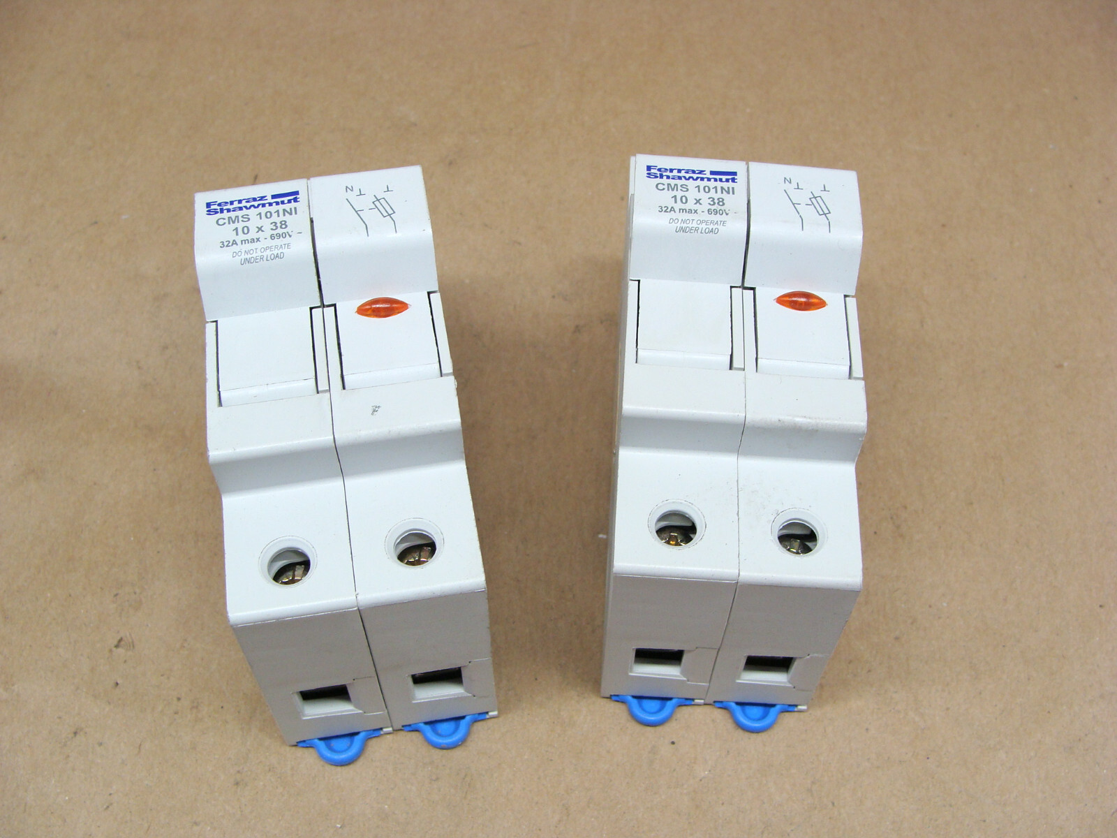 LOT OF 2 FERRAZ SHAWMUT FUSE HOLDERS CMS101NI 10 X 38 32A 690V