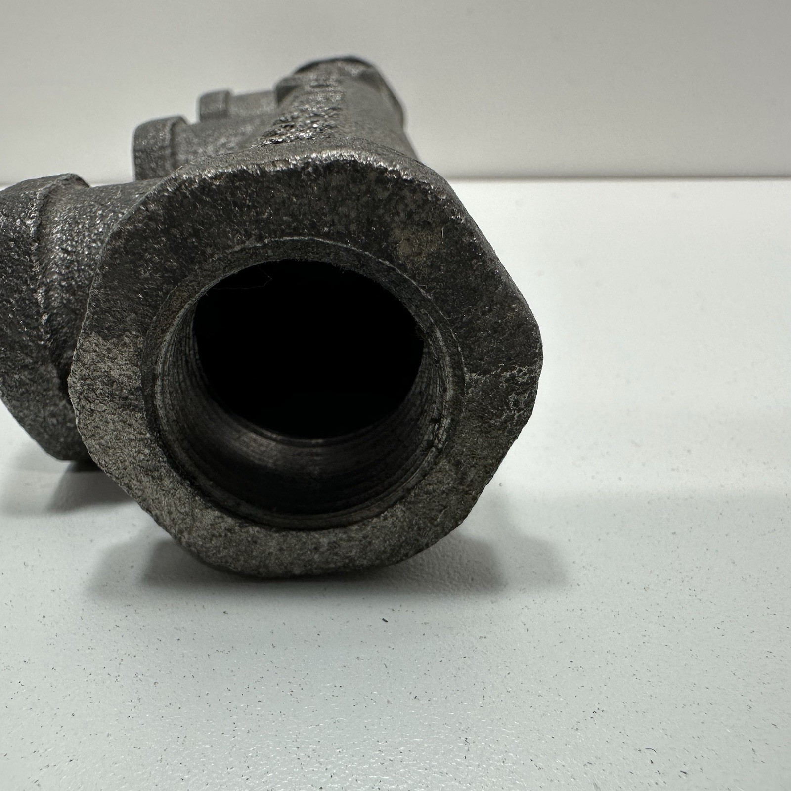 New 2 Gastite 3 Portman 2135 Manifold Cast 3 NPT Port (3/4″ x (3) 1/2″ x 1/2″)