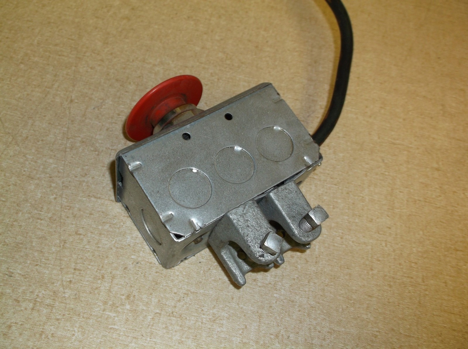 Emergency Stop Button and Enclsoure, Class 9001 KA-1 Type *FREE SHIPPING*