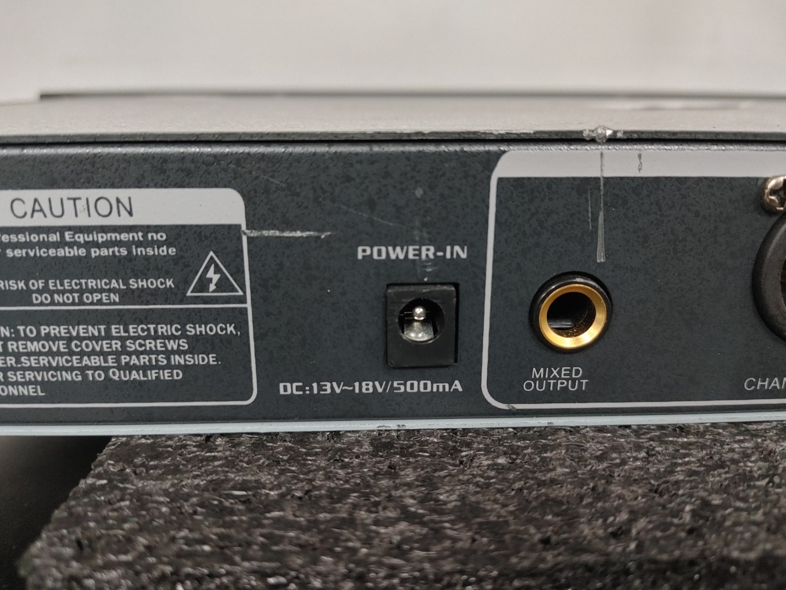 VOCOPRO UHF-5800 4 Channel Wireless Microphone System