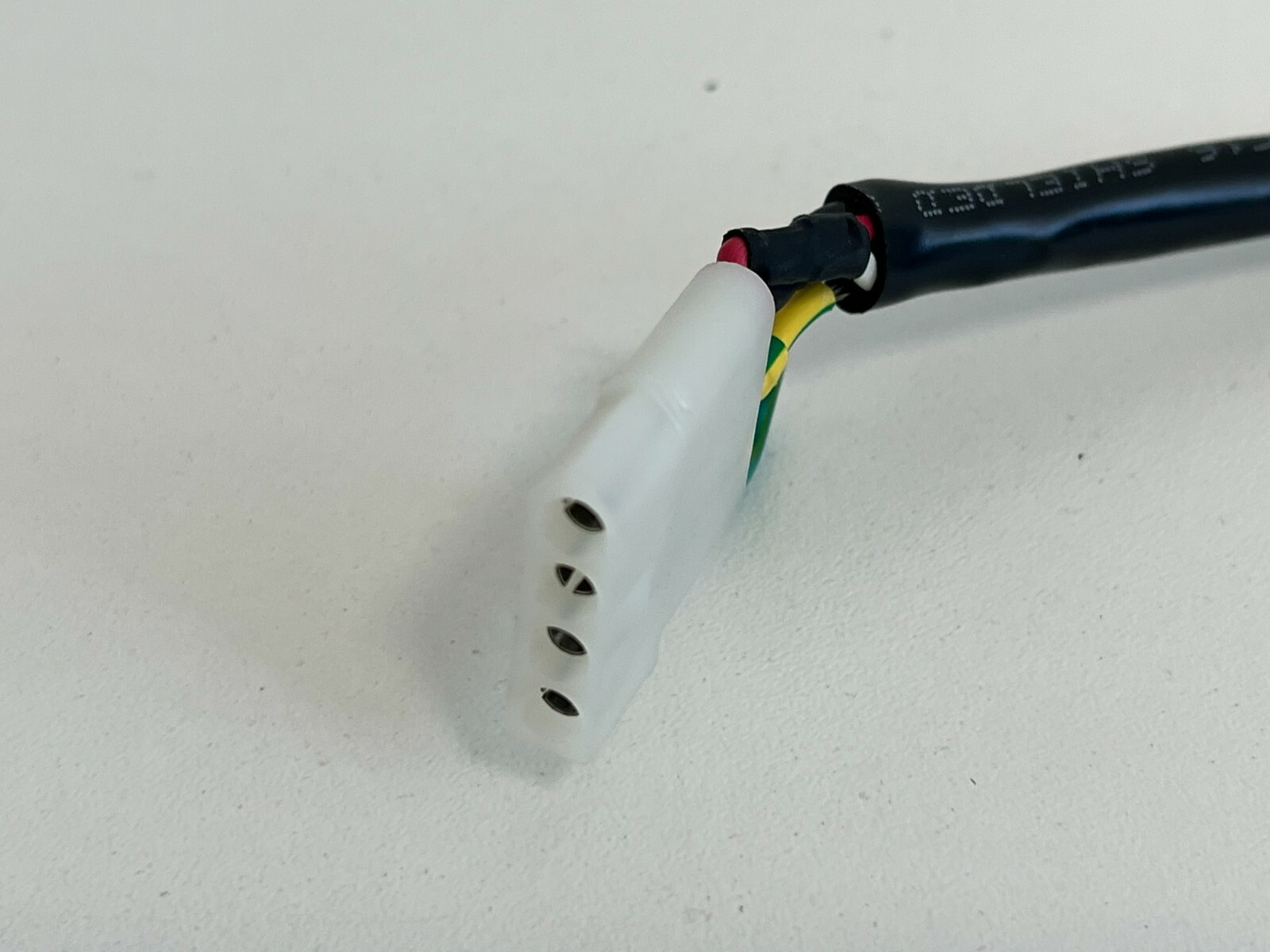 PP20: Lot of 13 HRS 1000910 4 Pin Cable