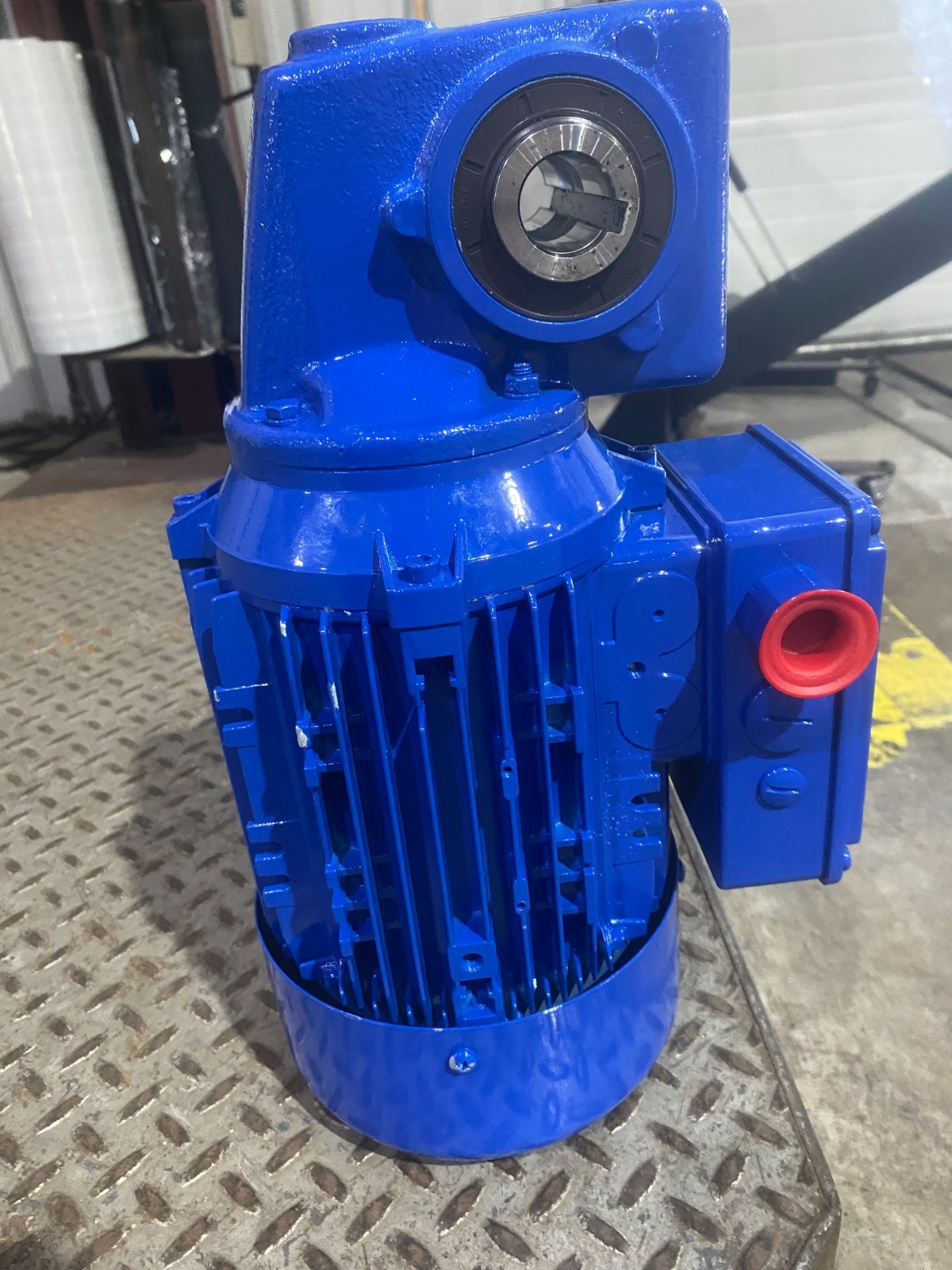 NORD SK 1SM50AZB-90S/4 CUS TF 1.5HP Gear Motor 230/460V 3-Phase 332RPM 5:1 Ratio