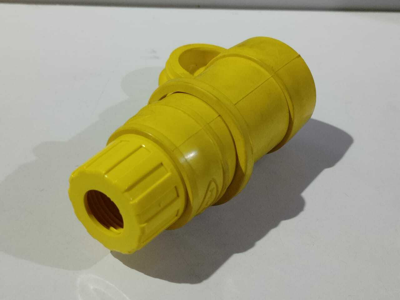 Hubbell HBL15W47 Staight Blade Connector Body Watertight 15A 125V Nema 5-1