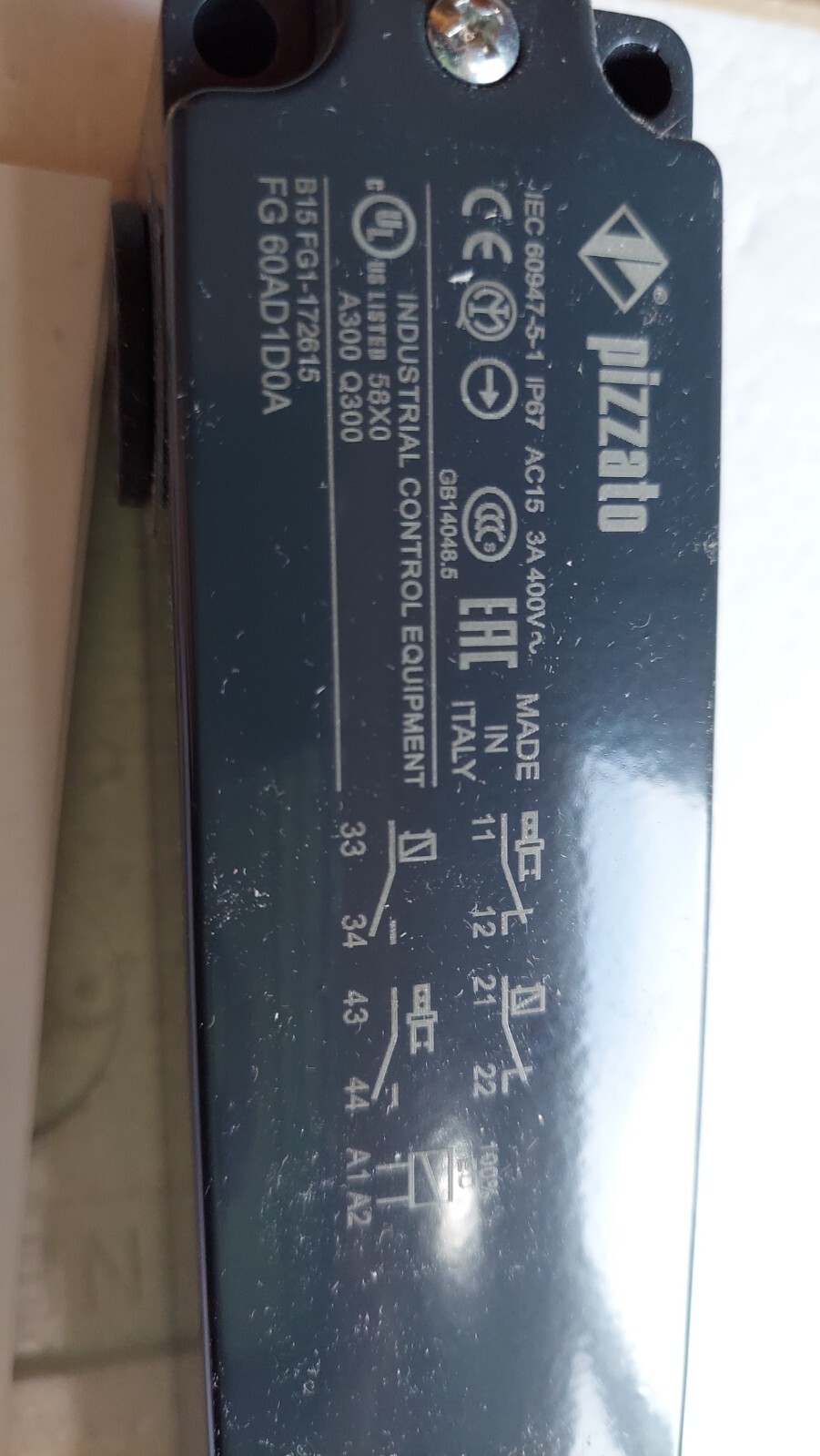 New Pizzato FG 60AD1D0A Interlock Switch