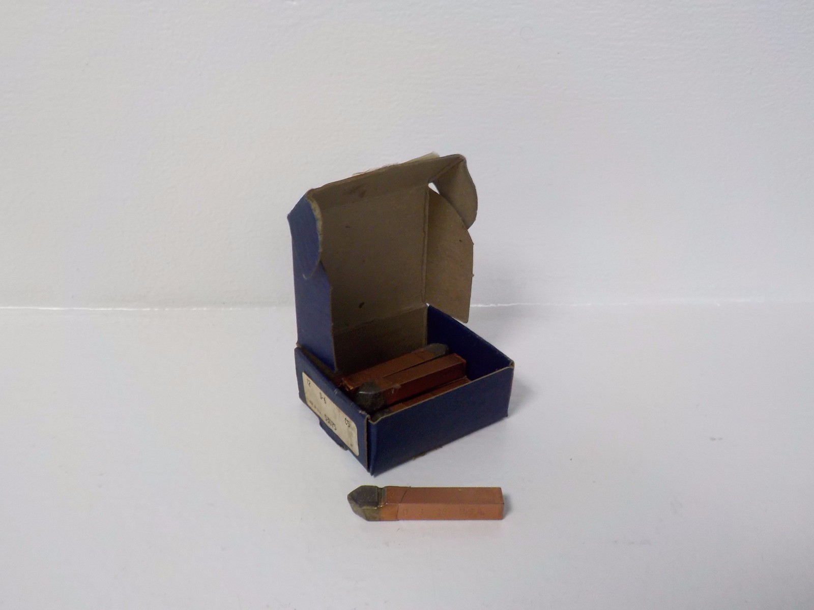 BOX OF 8 AMERICAN CARBIDE TOOL 53075 NEW D-6 C5 CARBIDE TIPPED TOOLS 53075