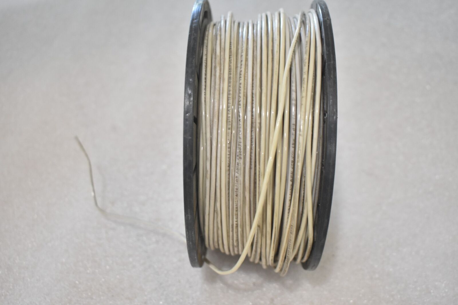 E30071 F 16-AWG 600V STRANDED COPPER WHITE GASOLINE/OIL RESISTANT (LOT OF 400+’)