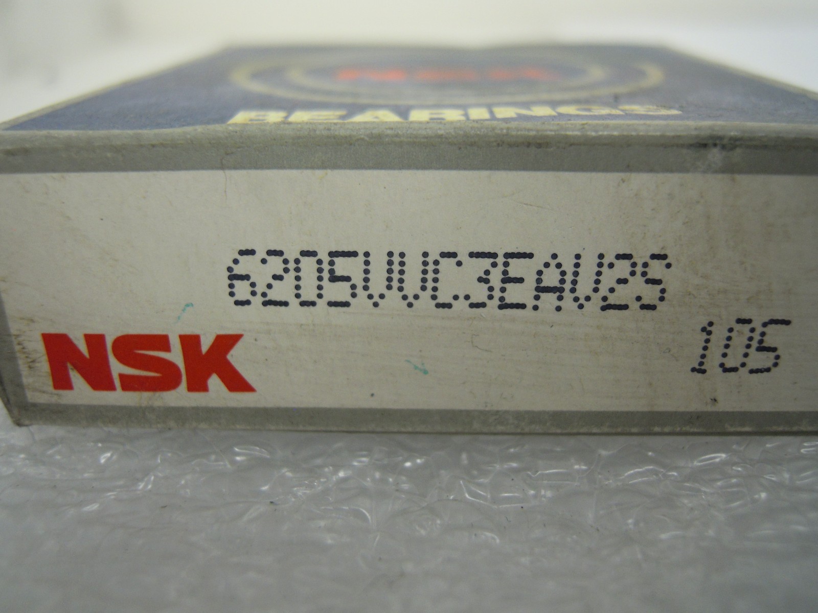 NSK 6205VVC3EAV2S BALL BEARING 25 X 52 X 15mm ***NEW SEALED