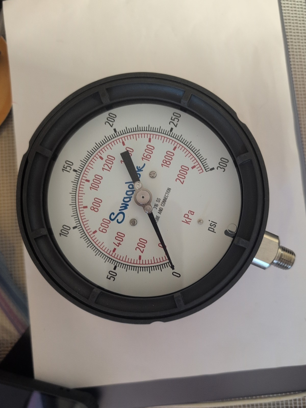 SWAGELOK GI GAUGE RANGE 300PSI/KPA 1/4MNPT LM PGI-115P-OG300-LAOX-J