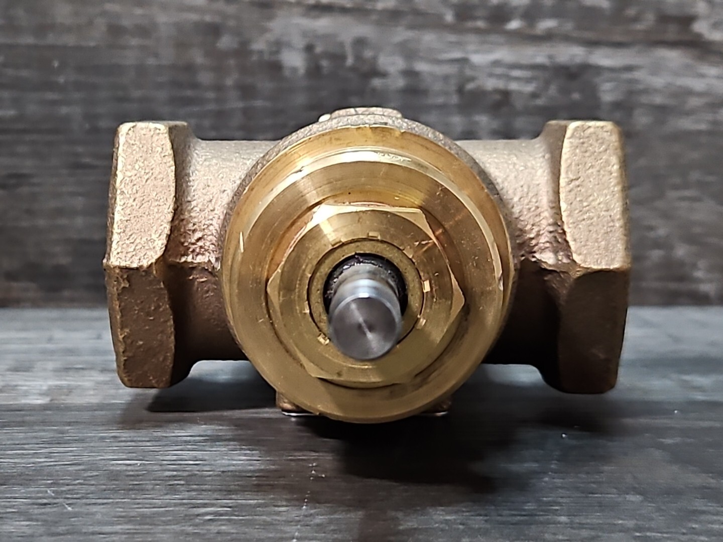 Siemens 599-03203 3-Way 1″ Flowrite Valve Cv 10 Bronze Trim FNIP 01 1922