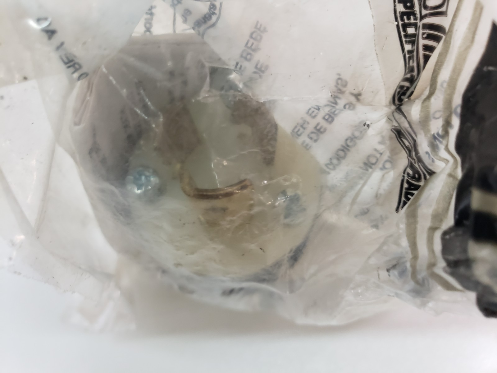 UNUSED – Leviton 257B Male Connector Plug W-C-596F