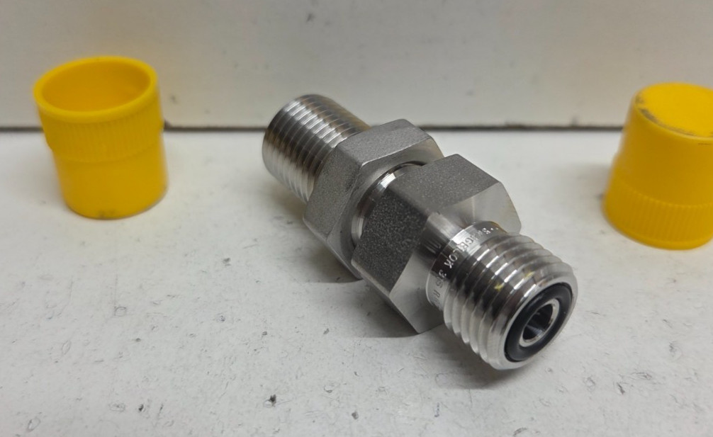 NEW NO BOX! SWAGELOK STAINLESS STEEL 1/4″ VCO BULKHEAD UNION SS-4-VCO-61