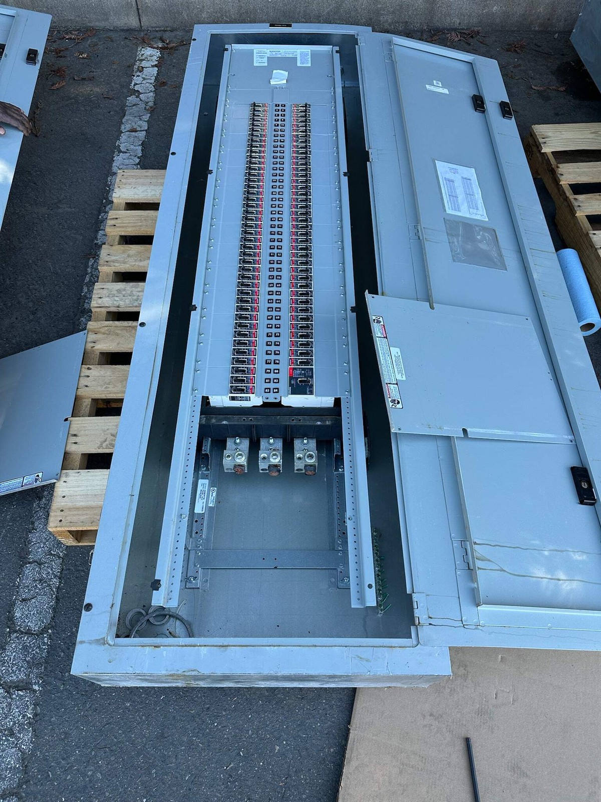Siemens 480Y/277 V P3E80ML400FBS 400A 3-Phase Grow Light Panelboard 81 Breakers