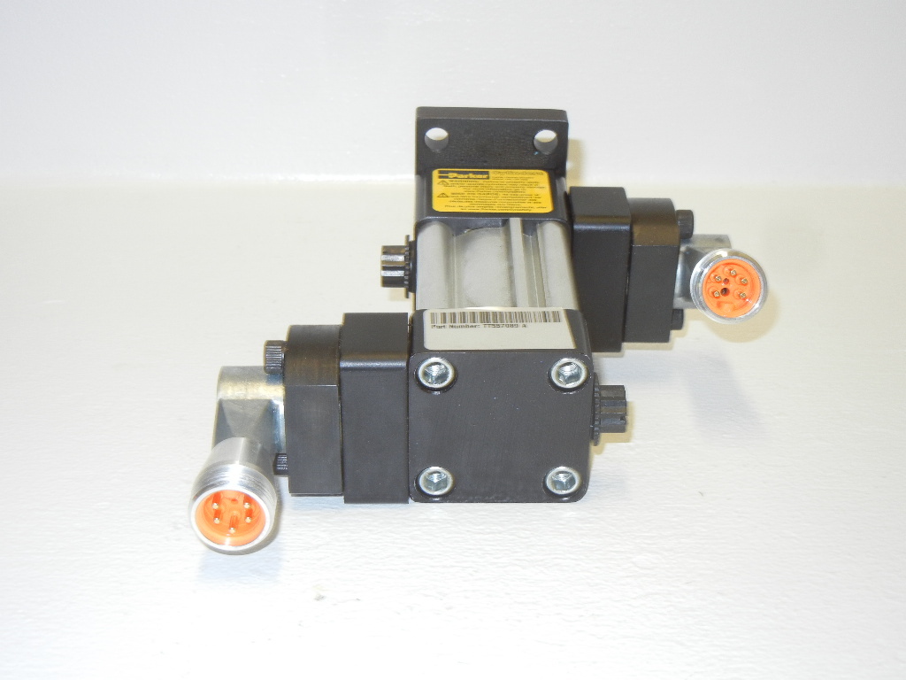 PARKER 01.50 CJ4MA2US14AC 1.000 NEW PNEUMATIC CYLINDER W/ 2 PROXIMITY SENSORS