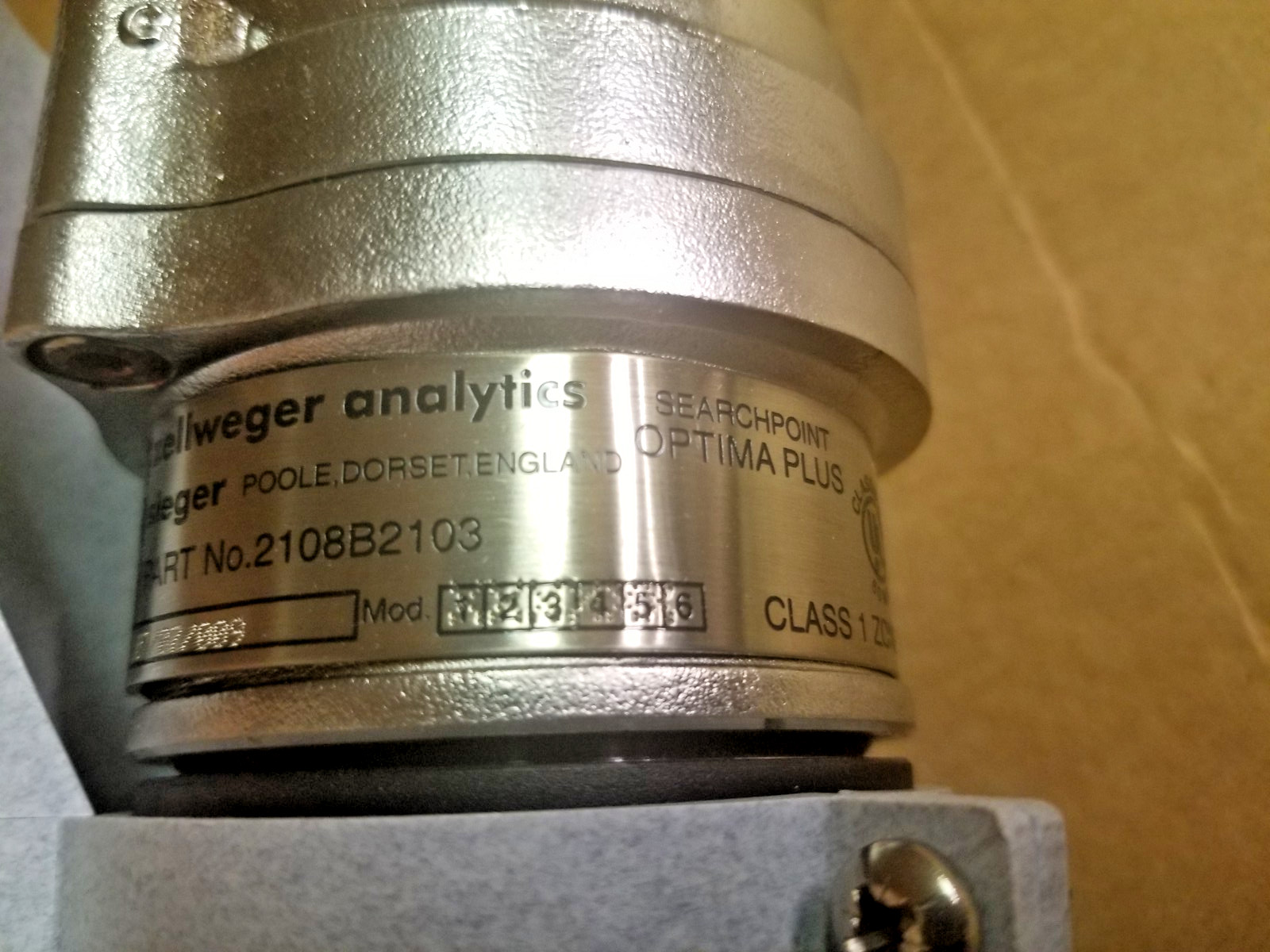 New Open Box Zellweger Analytics Searchpoint Optima Plug 2108N4111 52099WVS