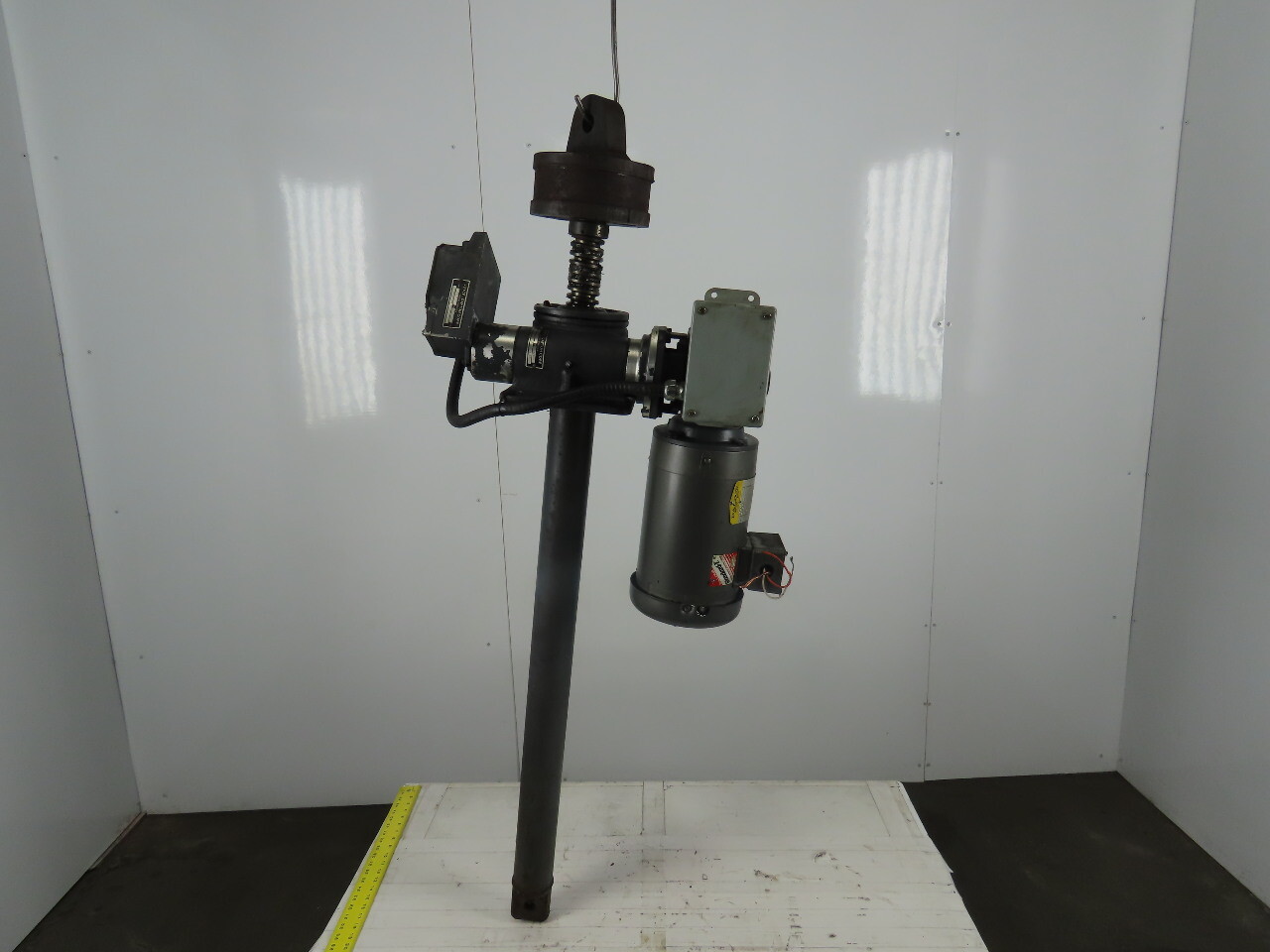 Joyce Dayton 10 Ton 36″ Machine Comdrive Screw Jack W/ 575V 3Ph Motor & Limit