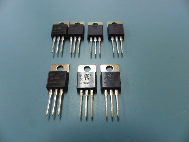 Motorola MUR620CT Qty of 7 per Lot DIODE ULTRA FAST 200V 3A TO220AB MOT 9011
