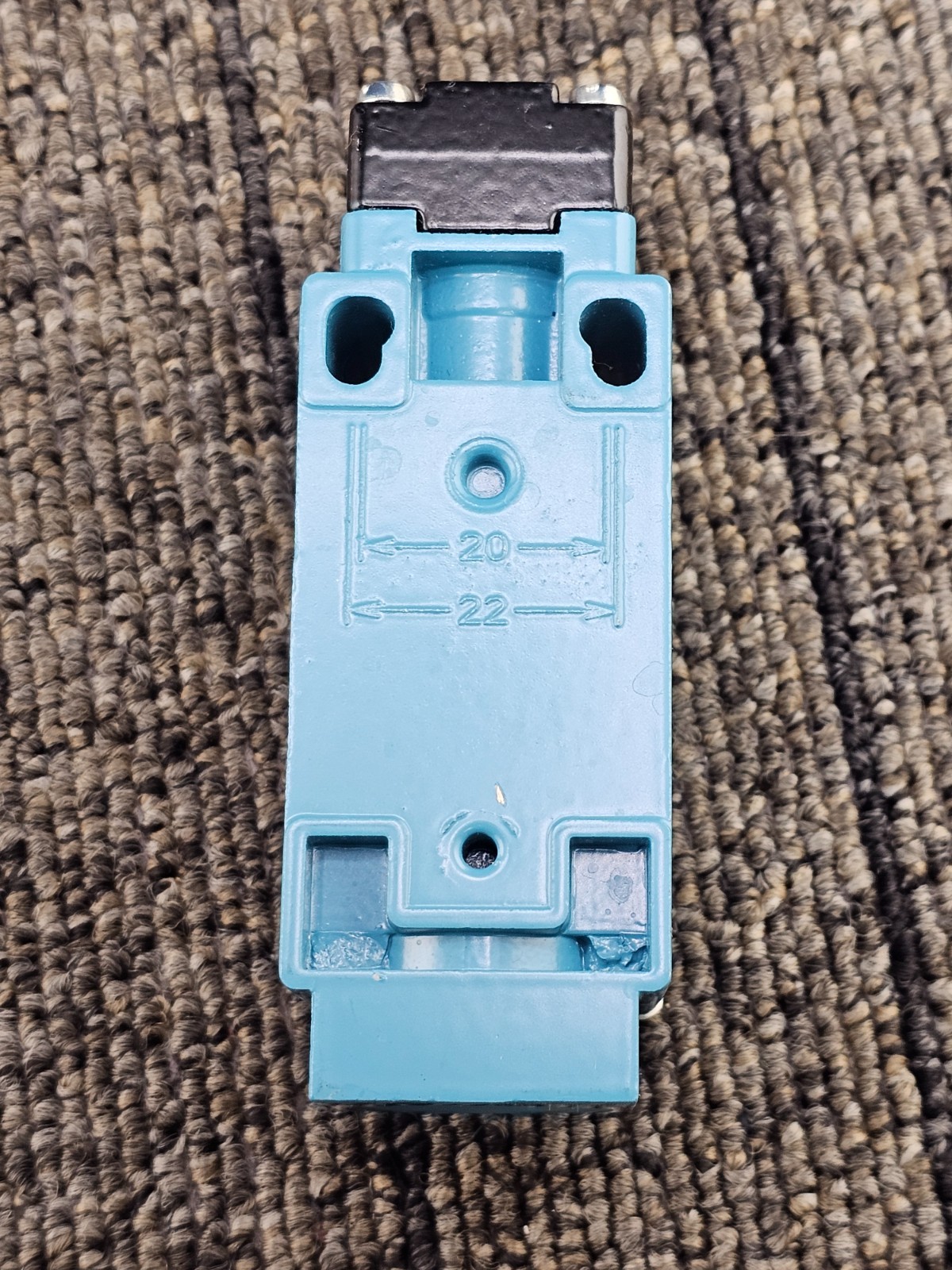 Hobart 00-854517-00001: Limit BP Switch For Electric & Gas Braising Pans 1/2″-14