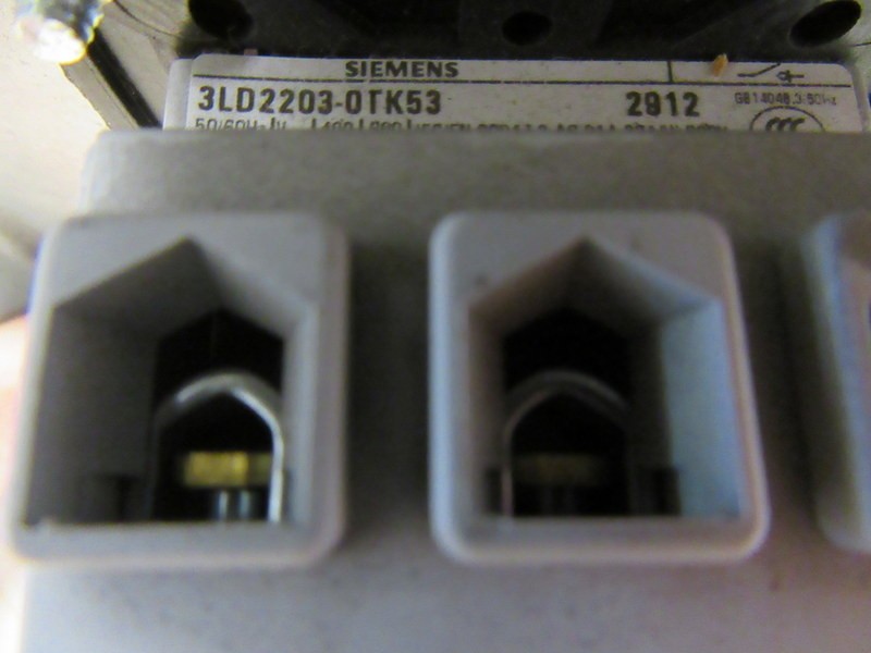 Siemens 3LD2203-OTK53 Disconnect Switch On 4″ X 4″ Box Cover