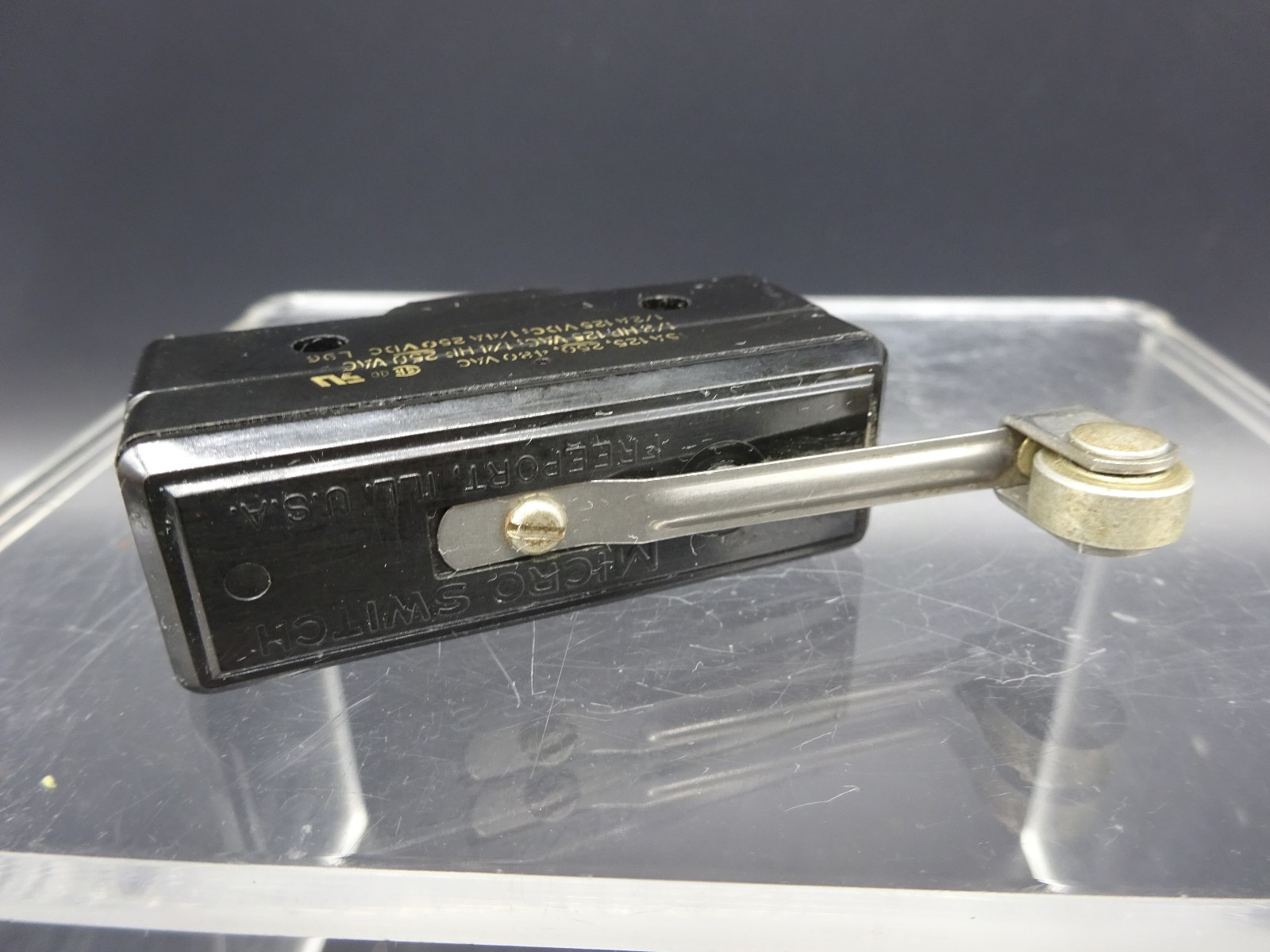 Selecta Switch Micro Switch SS71-BZ-2RL2-A2 Precision 15A 120vac to 480v SPDT