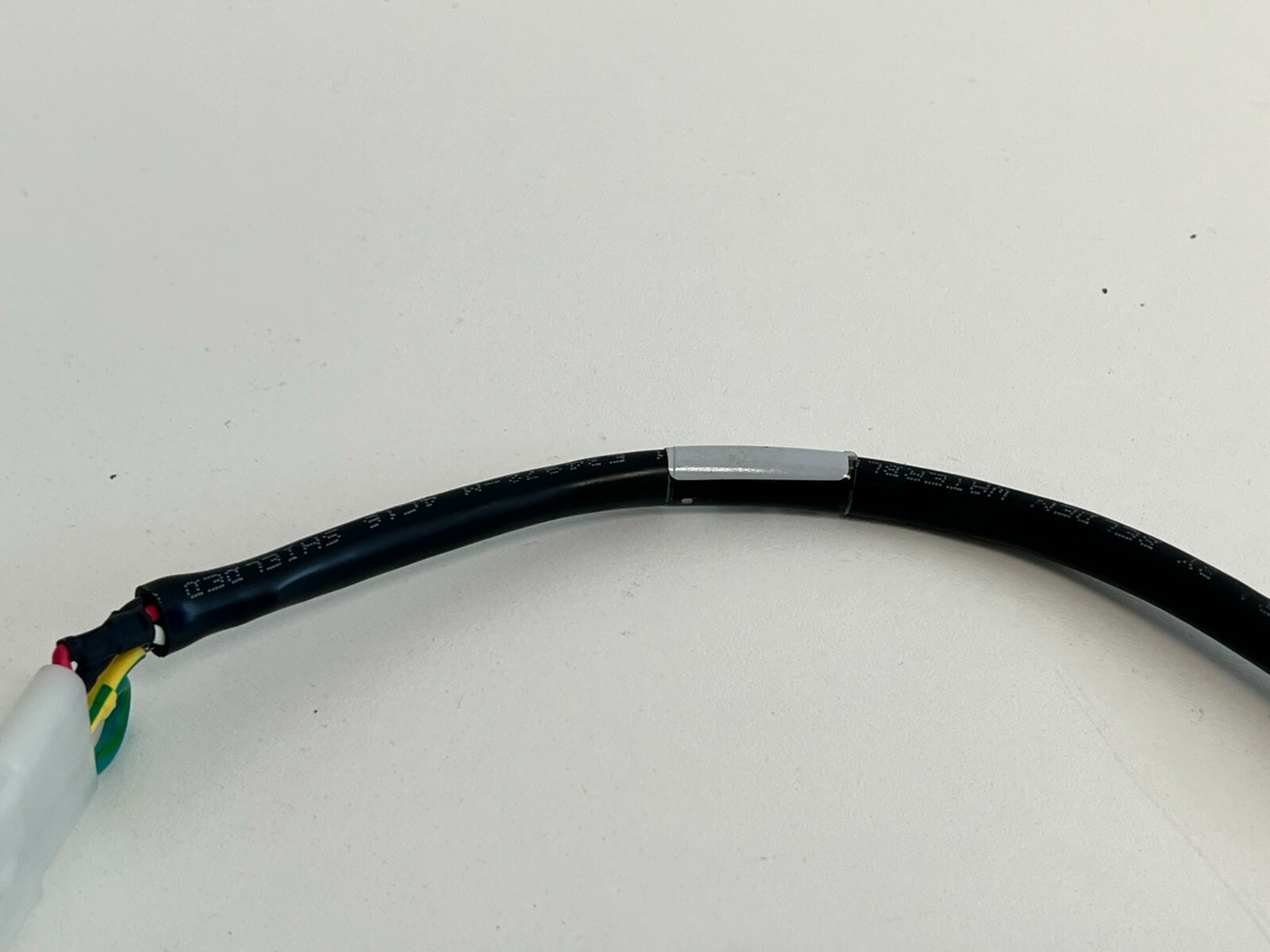 PP20: Lot of 13 HRS 1000910 4 Pin Cable
