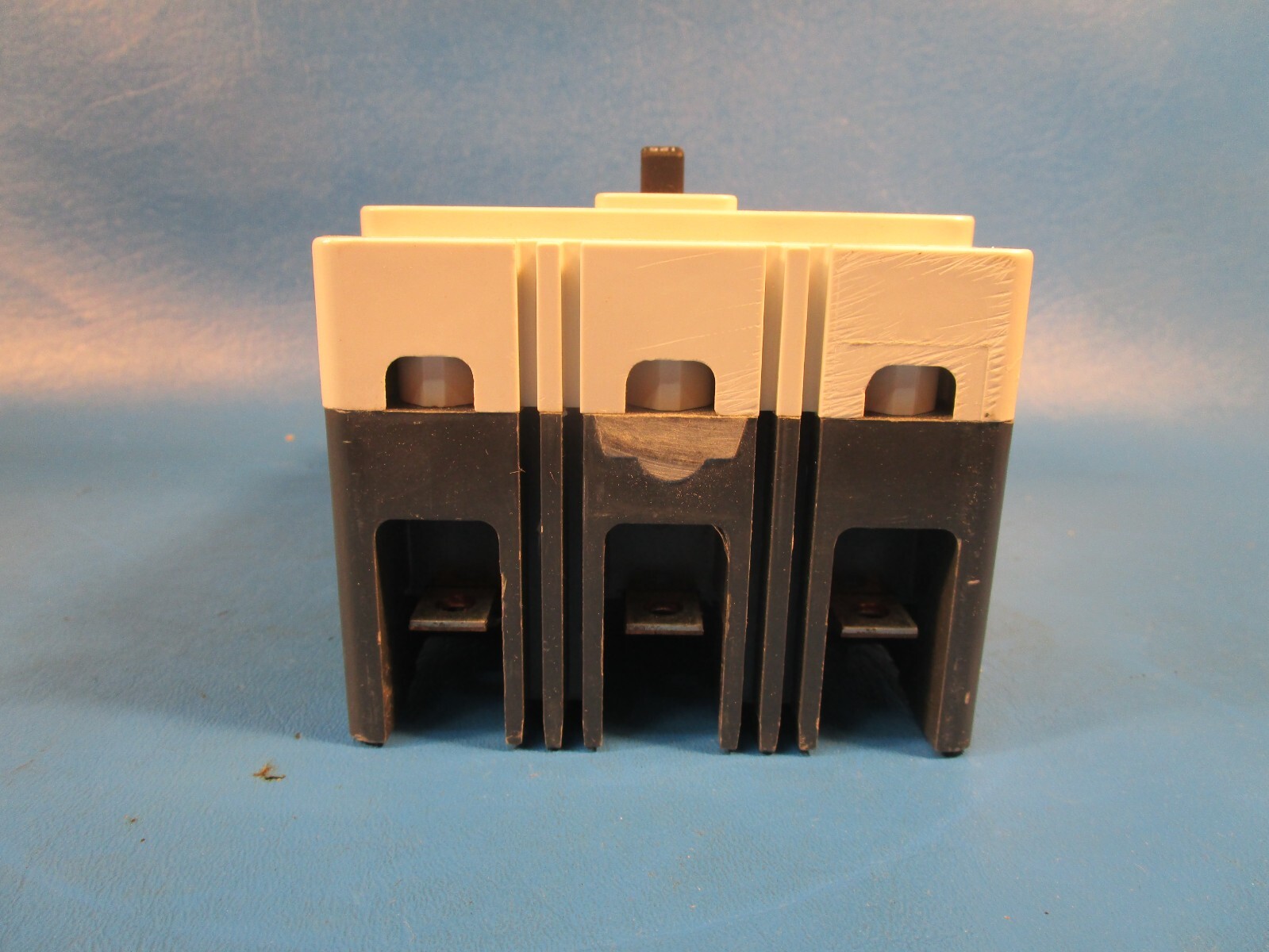 Eaton HFDDC3125WF01Y31, Molded Case Breakers (MCCBs) HFD 3P 125A 600V 50/60Hz 3P