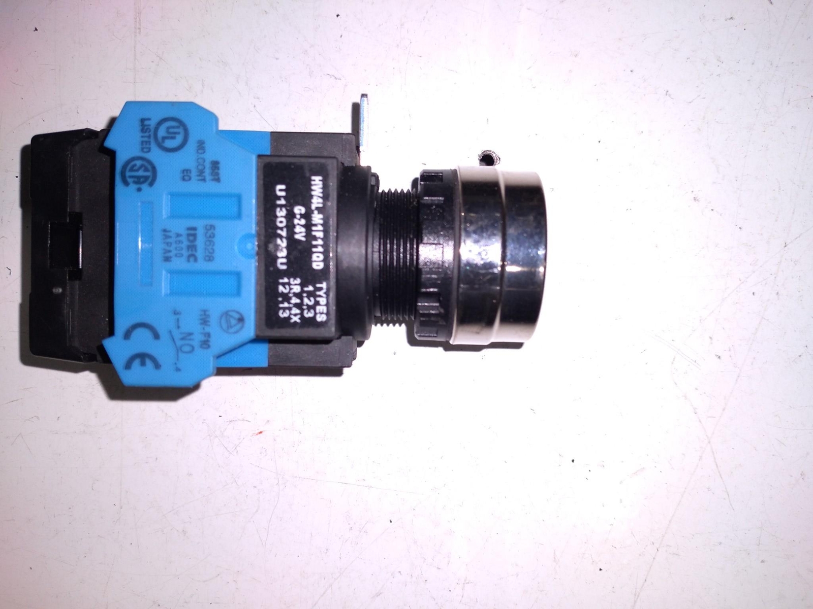IDEC TW-DA1F LAMP 5-30 V 1W IDEC HW-F01 PUSH BUTTON SWITCH