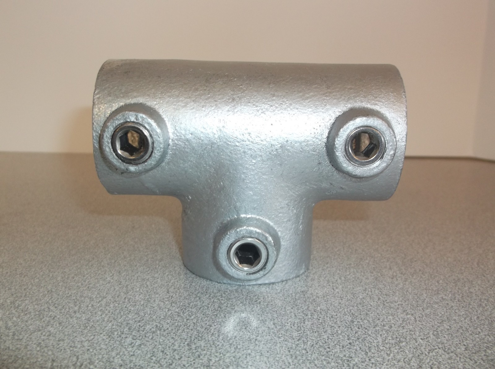 Lot of 2, 4NXR2 Three-Socket Tee, Nominal Pipe Size 1 In (D74F)