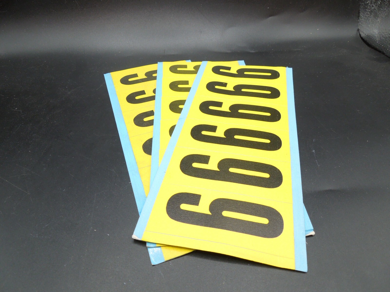 NEW BRADY 1 1/2 X 3 1/2″ YELLOW NUMBER LABEL SELF STICK # 6 OR 9