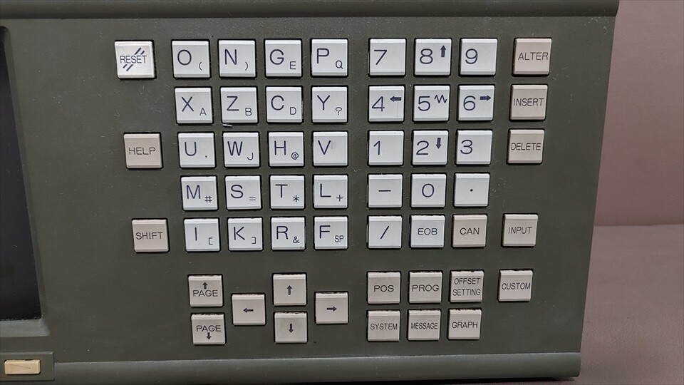 FANUC 160-T Operation panel CRT MDI Monitor control A02B-0120-C051
