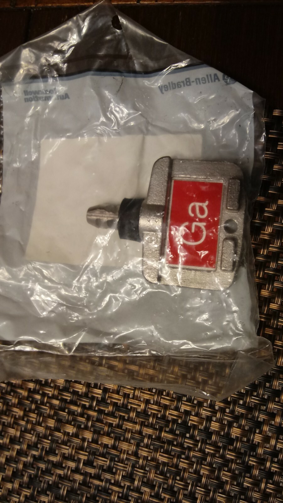 New Allen Bradley 440T-AKEYE10GA 440T-AKEYE10 “Ga” Interlock Key – KEY ONLY