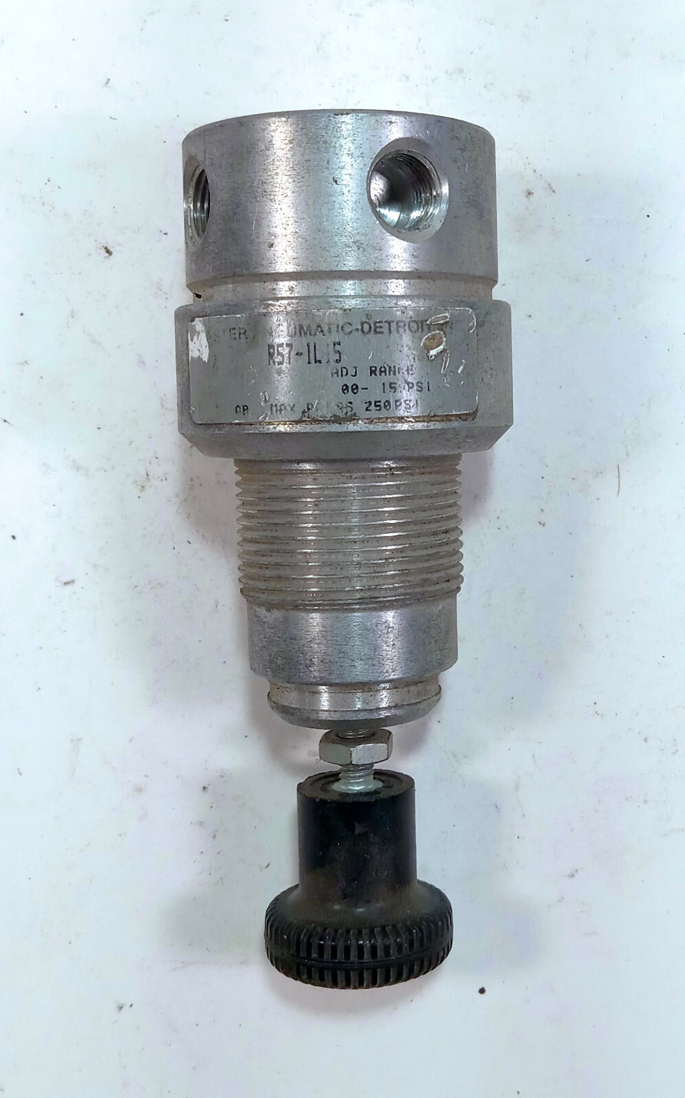 1 USED MASTER PNEUMATIC R57-1L15 0-15 PSI PRESSURE REGULATOR***MAKE OFFER***