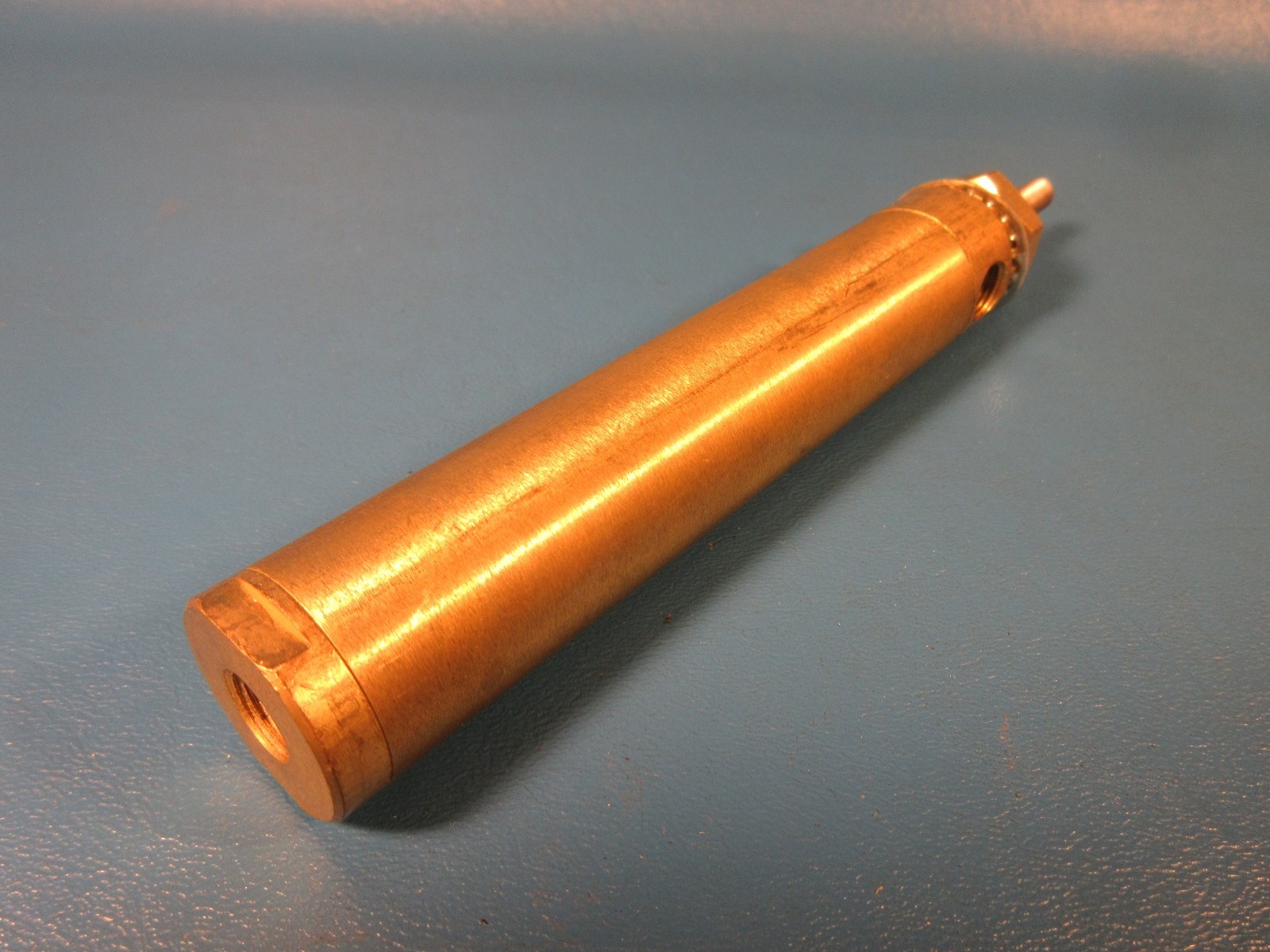 Clippard SDR-10-3, 5/8″ Bore S/S Cylinder, Stud Mount, Dbl Acting, Rotating Rod