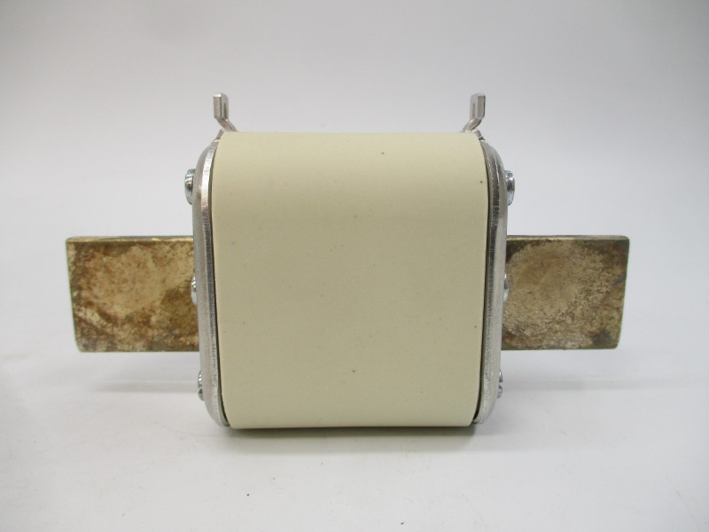 SIEMENS 3NA3372 500VAC 630A (PKG OF 3) NSMP