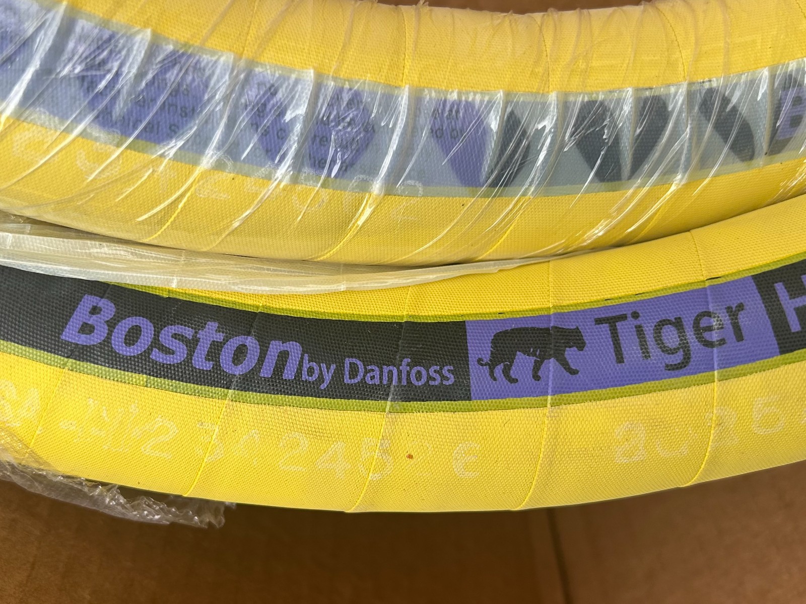 CHEMICAL HOSE BOSTON H034524-20. 1-1/2” X 20FT. 150 PSI NEW