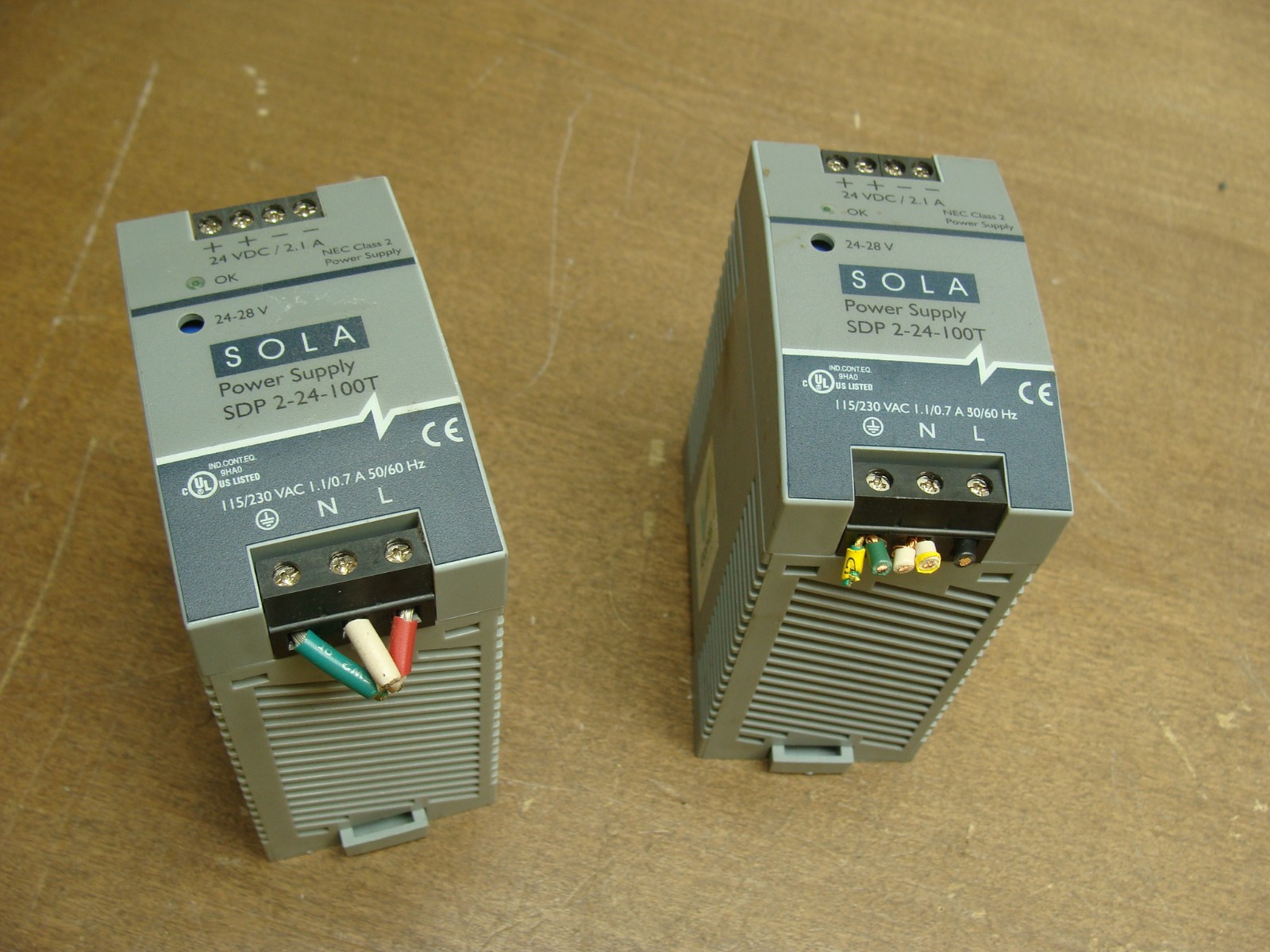 LOT OF 2 SOLA AC TO DC SWITCHING POWER SUPPLIES SDP 2-24-100T OUT: 24VDC / 2.1A