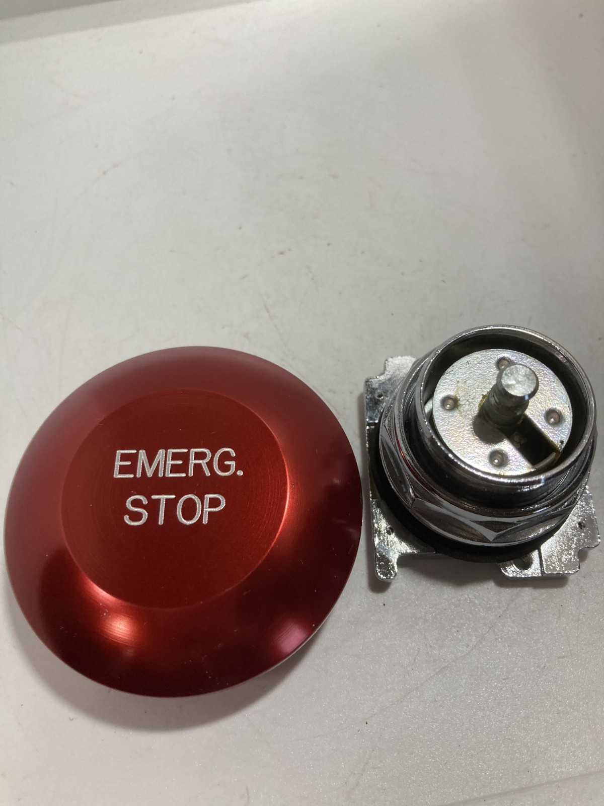 CUTLER HAMMER 10250T17213-53 PUSHBUTTON OPERATOR RED MUSHROOM E-STOP NNB