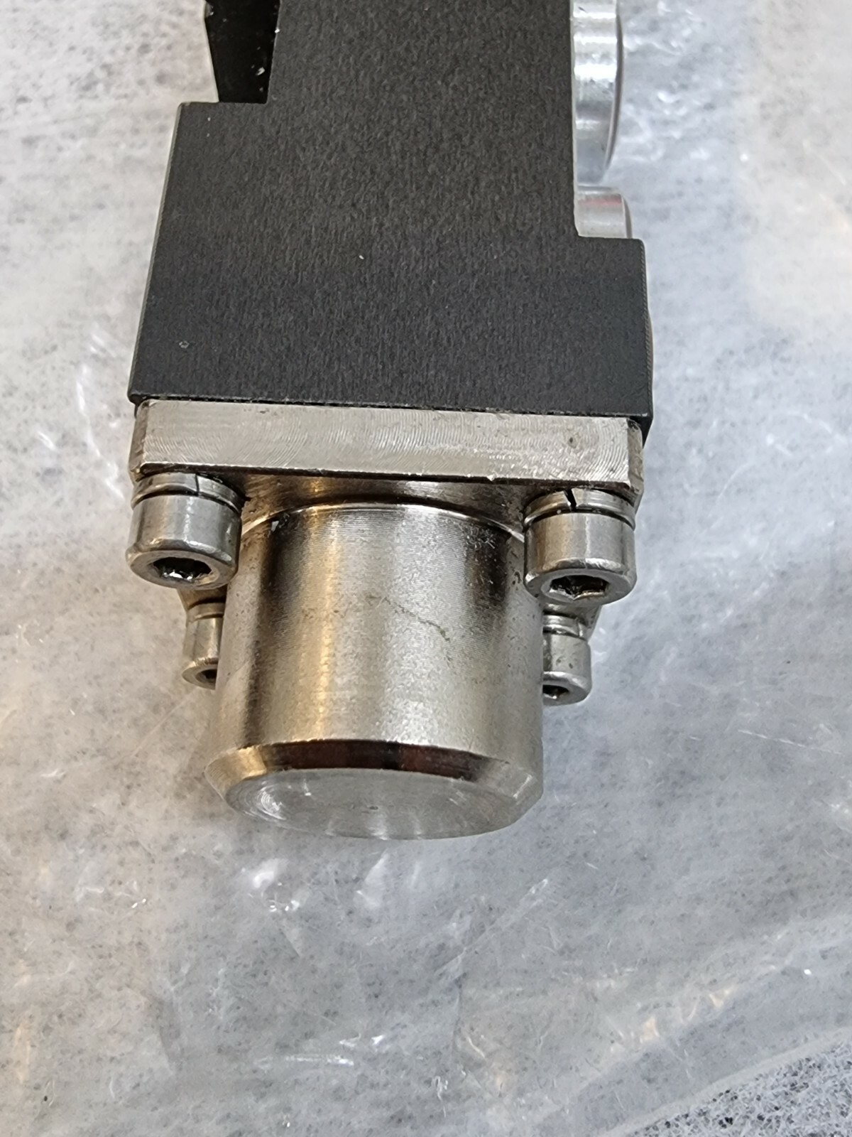 NEW original VALCO MELTON HOT MELT GLUE NOZZLE