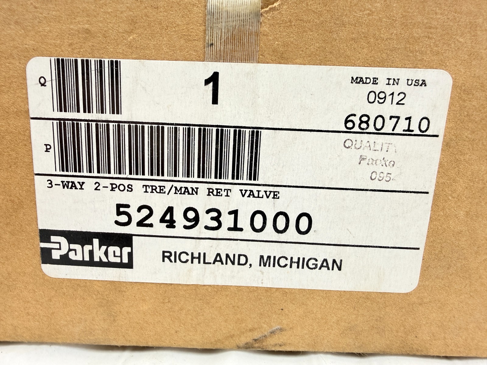 Parker 524931000 Manual Air Control Valve, 3-Way, 2-Pos, TRE/MAN Ret, 1/4″ NPT