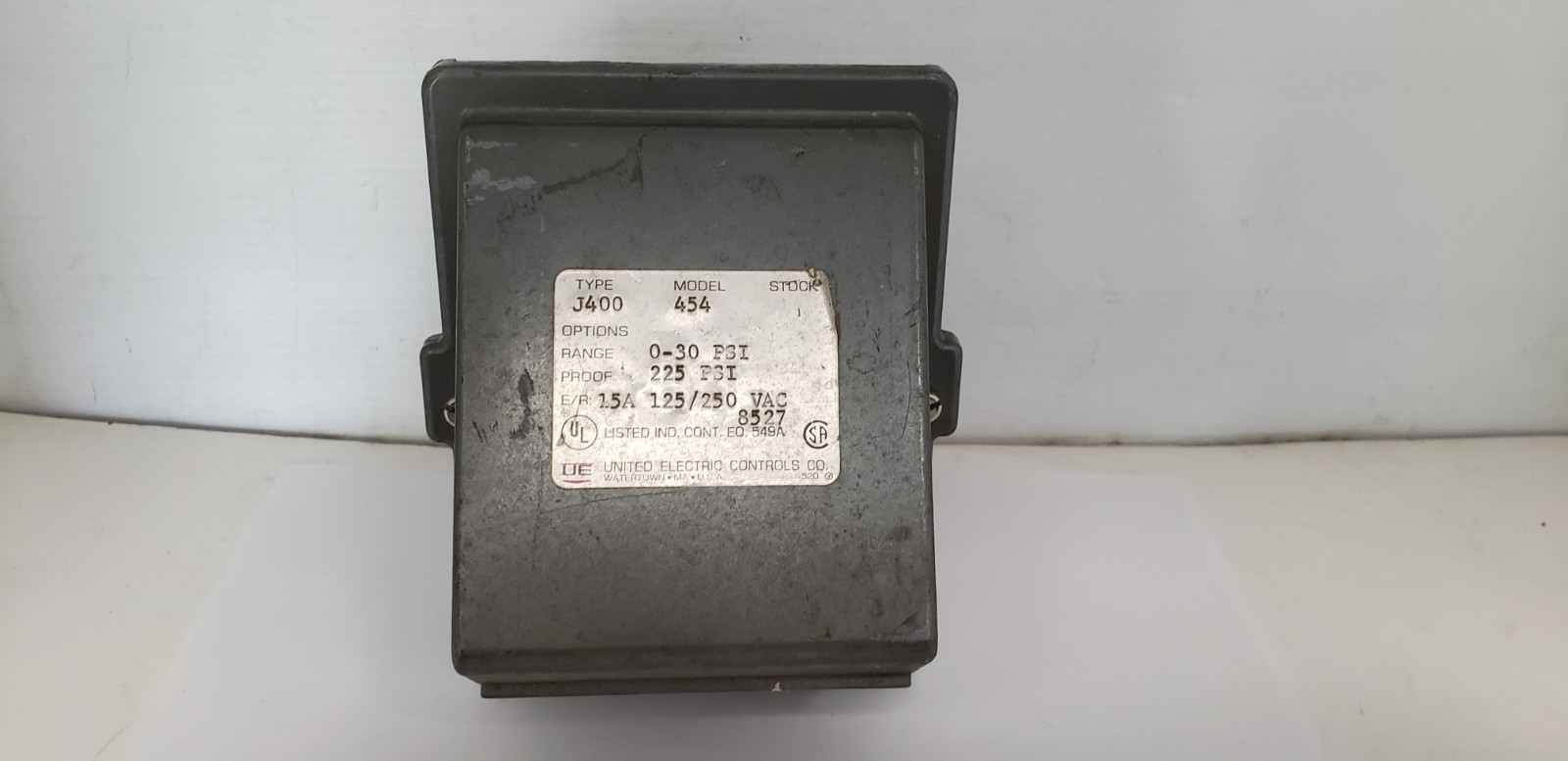 UNITED ELECTRIC J400-454 PRESSURE SWITCH, RANGE 0-30 PSI, 125/250 VAC, 15A, NNB