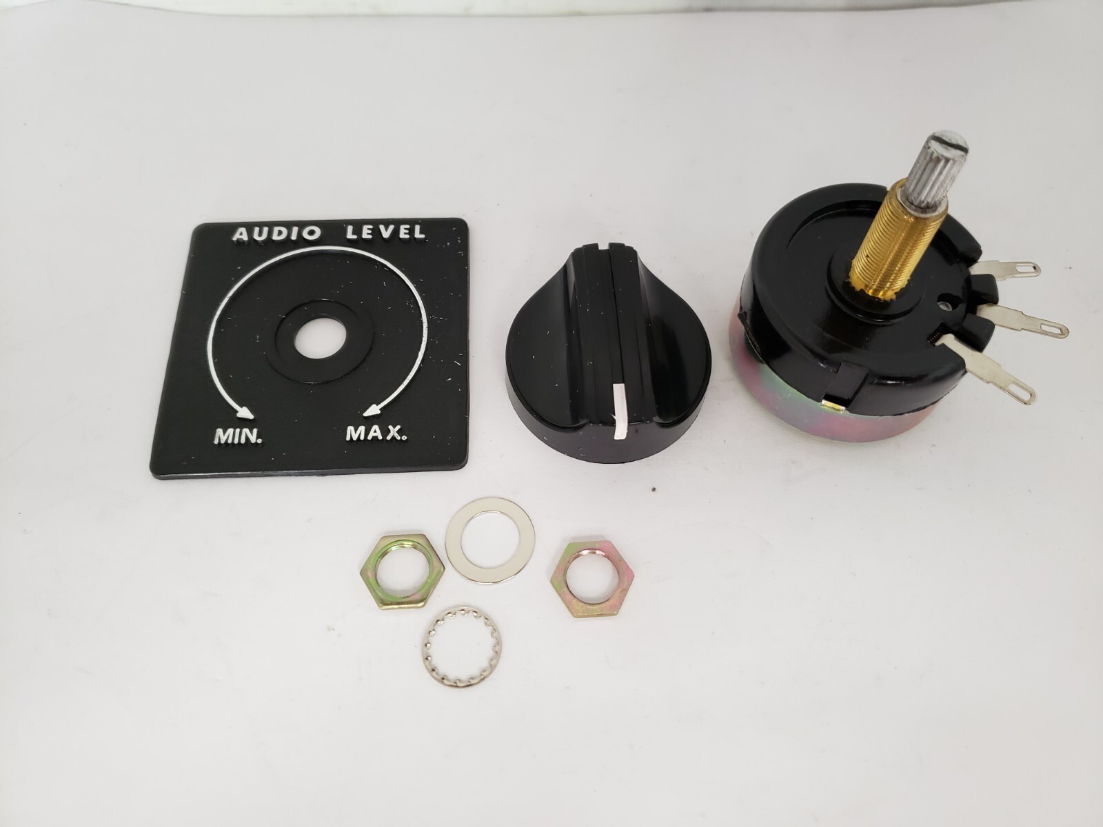 AUDIO LEVEL KNOB POTENTIOMETER 8 WATT 8 OHMS W/DIAL & VOLUME PLATE NNB