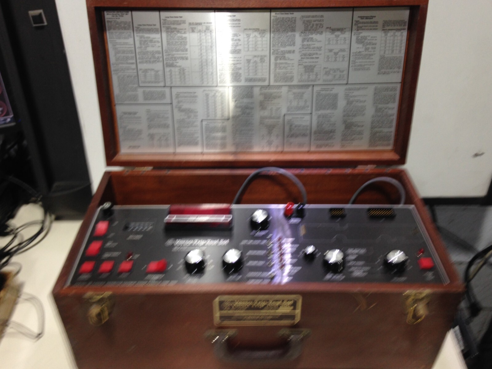 GENERAL ELECTRIC MICRO VERSA TRIP TEST SET TVTSI – POWERS ON – UNTESTED