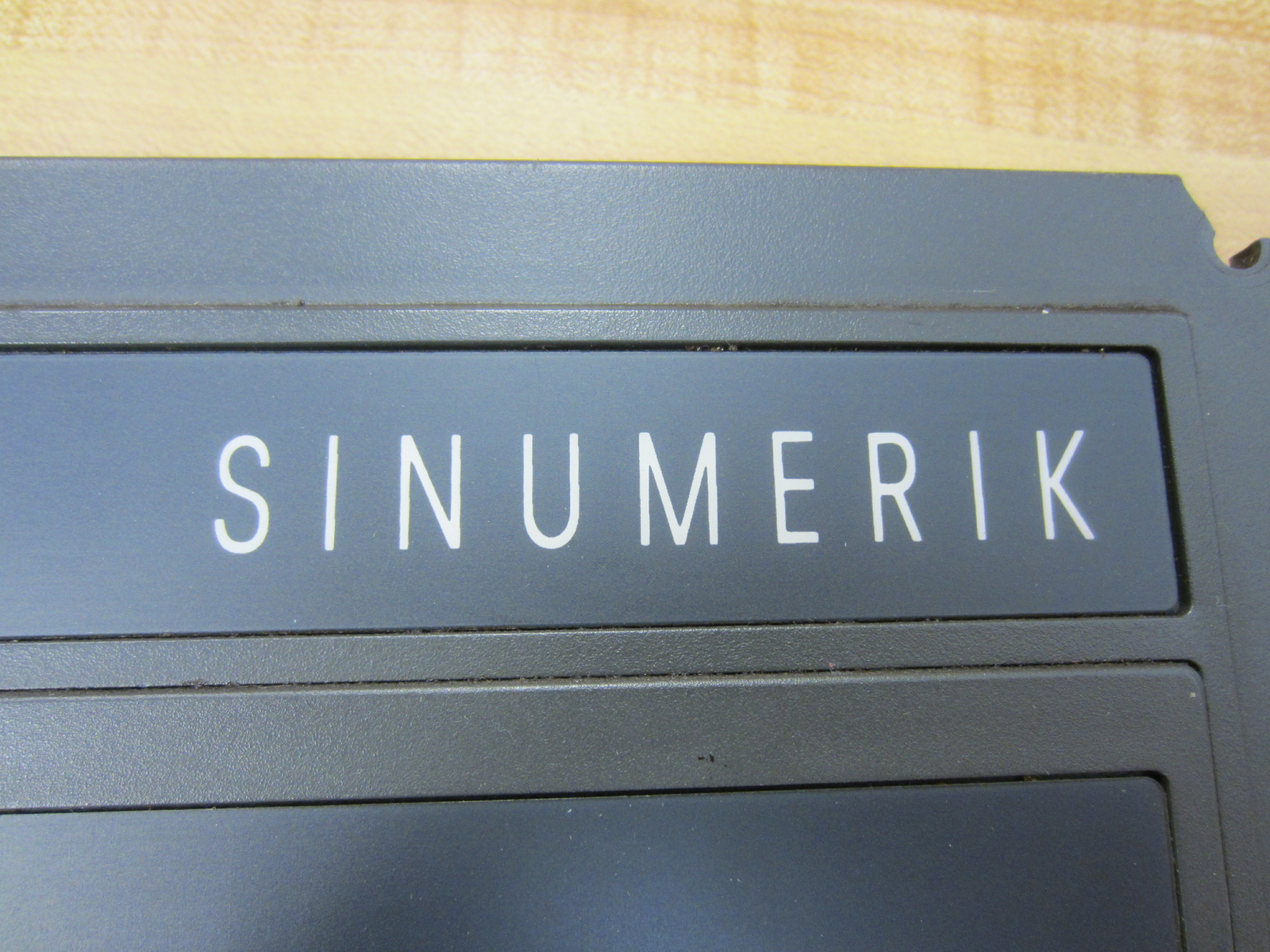 Siemens 6FC3988-7FB20 SINUMERIK 880 12″ Operator Panel/Keypad Panel Only