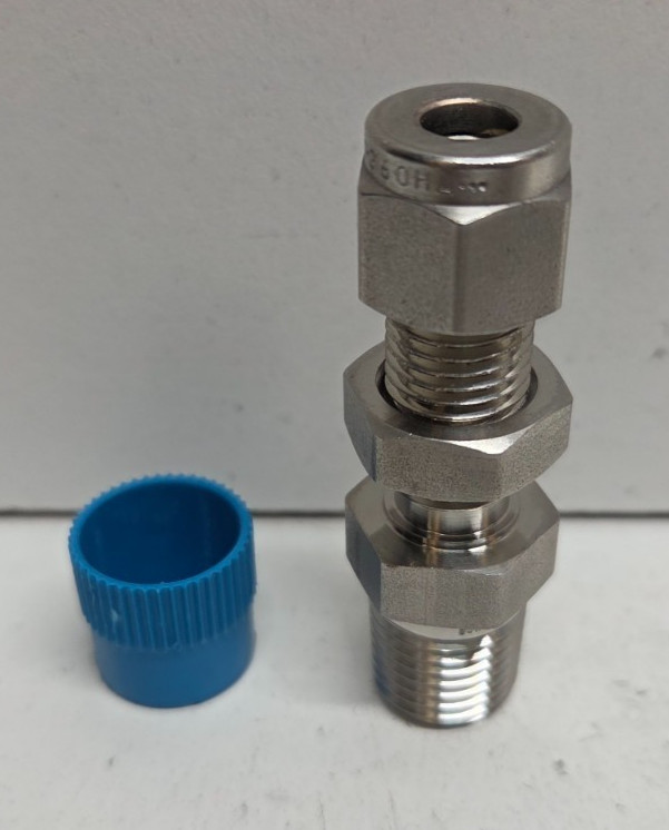 NEW NO BOX! SWAGELOK 1/4″ TUBE OD X 1/4″ MNPT BULKHEAD CONNECTOR SS-400-11-4