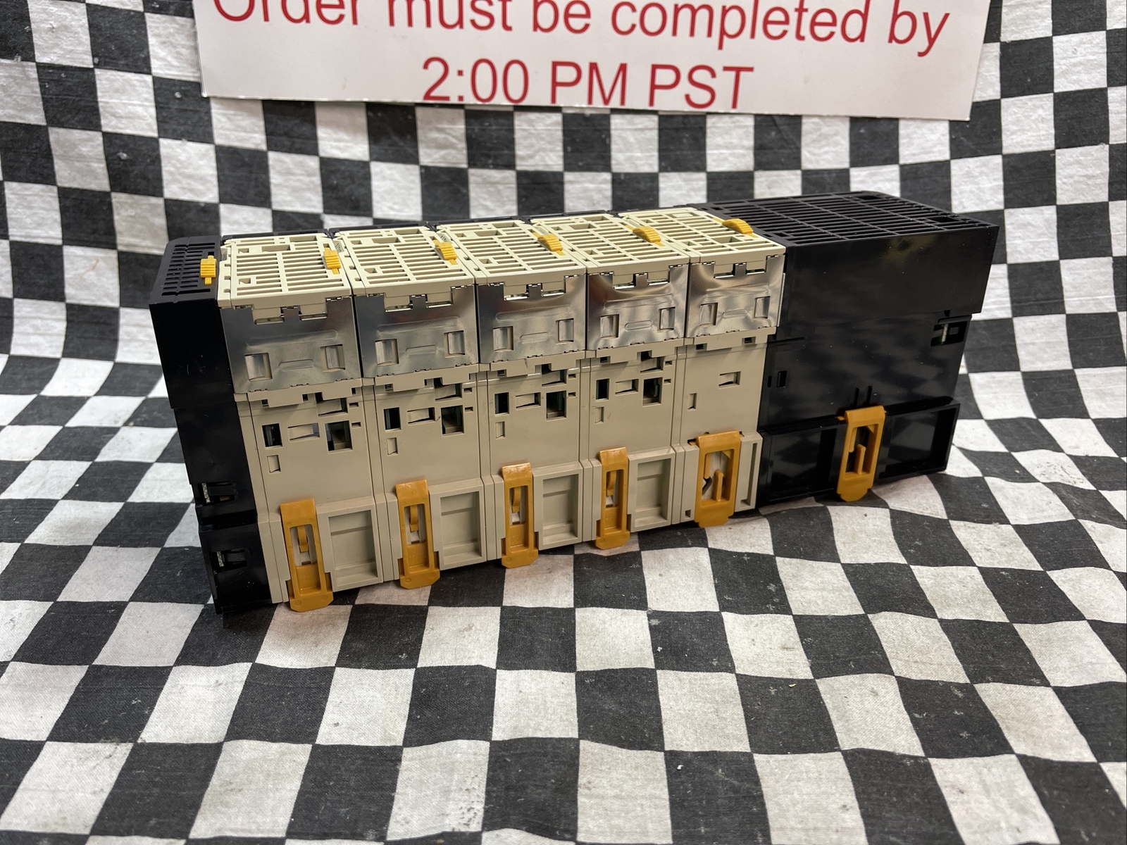 OMRON CJ1W-PA205R, CJ1M-CPU12, CJ1W-DRM21, CJ1W-V600C12, CJ1W-V600C11 CJ1W-TER01