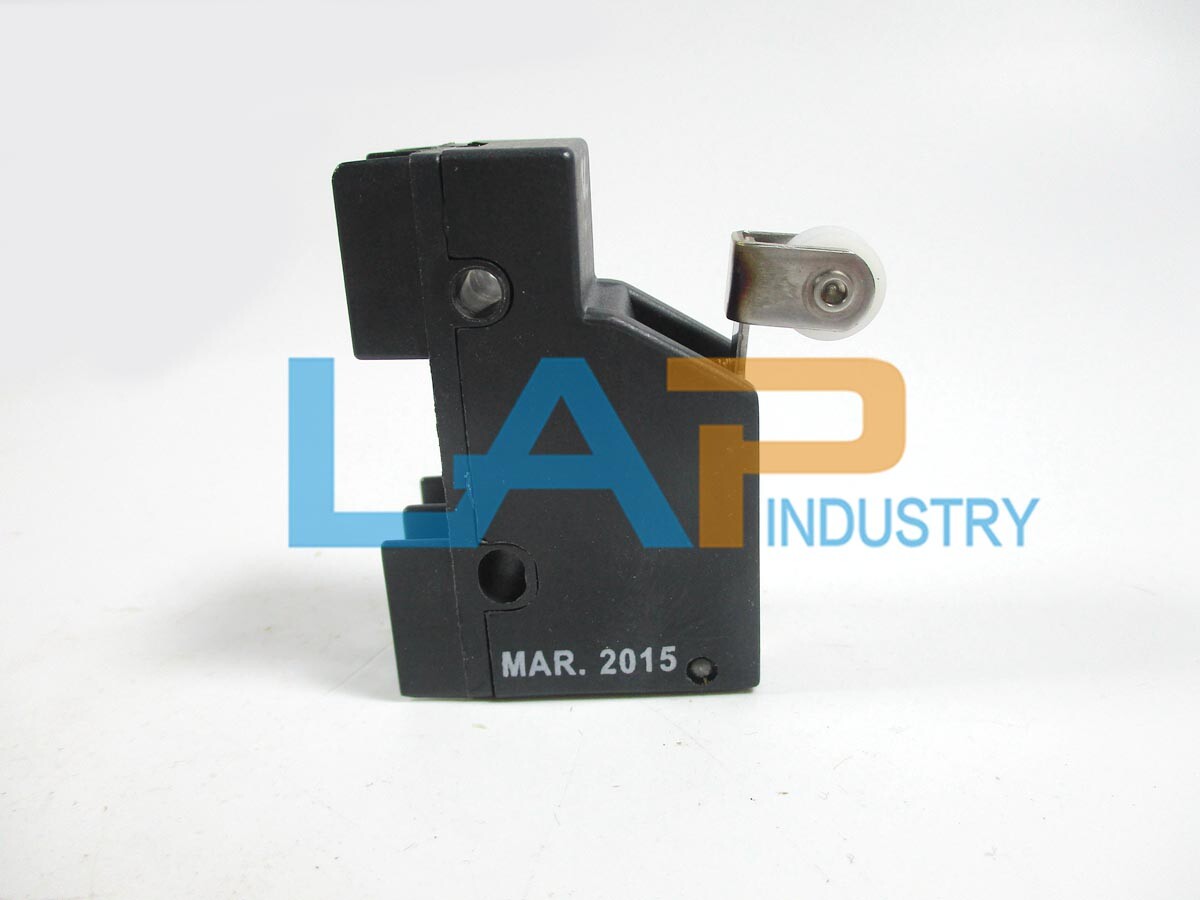 1PCS NEW FOR ERSCE micro switch M3-11-NO+NC(250VAC 10A) belt wheel
