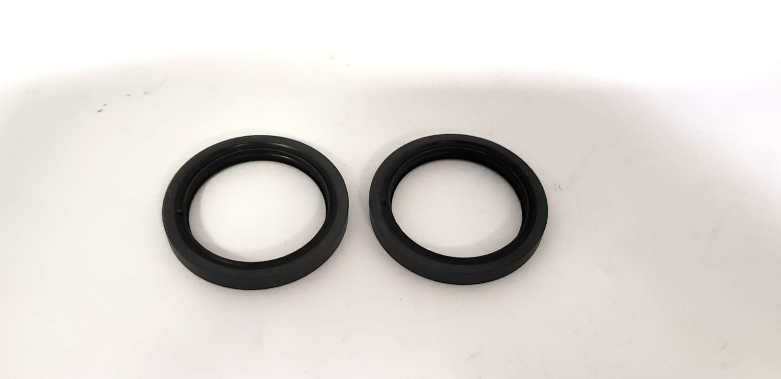 INA SD29X38X4A OIL-SEAL RUBBER, DOUBLE LIP, 29mm x 38mm x 4mm (LOT OF 2) NNB