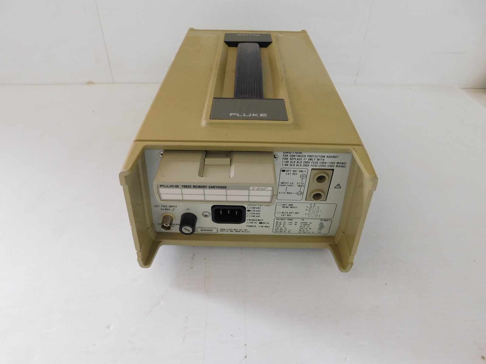 FLUKE 8860A DIGITAL MULTIMETER (IHB89)