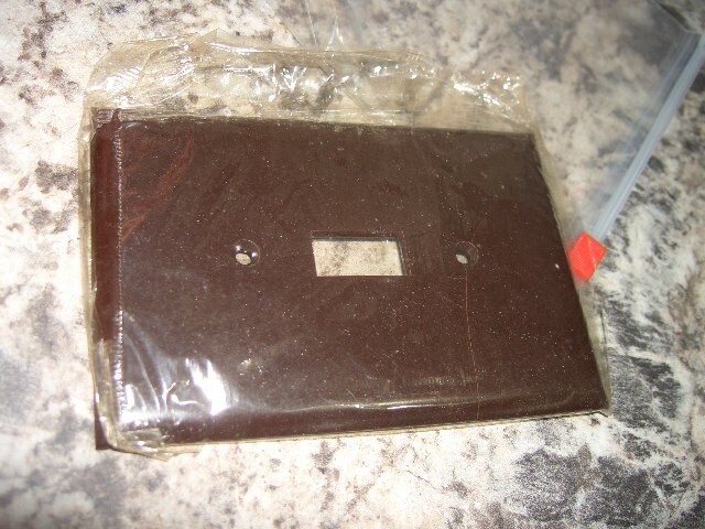 Vintage NOS slater sta-kleen smooth bakelite single gang toggle switch wall plat